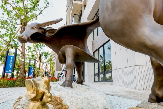 新業(yè)誠家 公共藝術(shù)品 —【蛙與?！?>
										<div   id=