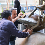 細(xì)膩的調(diào)整、溫柔地?fù)崦?，歷經(jīng)無數(shù)日夜灌溉的小飛熊，將給予「築願景」住戶們更多的溫暖與想像。