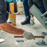 藝術(shù)家與職人們透過(guò)熟練地手法技巧，將藝術(shù)品一一固定屬於它們的家。