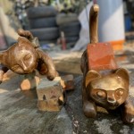 夕陽餘暉照映著臉部神情，透過自然的染色技法，用顏色去豐富、滿足想像。(圖為藝術(shù)品化學(xué)染色階段)