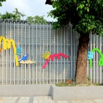 一起踏上這一座座充滿未知的奇幻山丘，一段冒險旅程就要展開，臺灣特有長鬃山羊、藍腹鷴、梅花鹿…各種小動物們，等著您一探究竟！(圖為成功國小後門右側(cè))