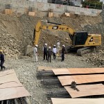 偌大的1300坪建築基地中，尋覓各式各樣的原石，每一塊宛如渾然天成的藝術(shù)品，承載著歷史的沉澱與生命歷程。