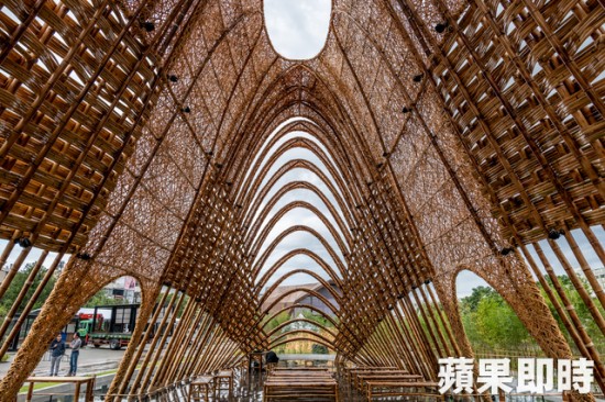 該案的竹編藝術(shù)，請到藝術(shù)家王文志來合作施工。業(yè)者提供