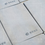 致贈(zèng)溫潤(rùn)的米灰色新業(yè)手札為伴手禮，將聲音轉(zhuǎn)為文字紀(jì)錄，保留住心中被觸動(dòng)的那份情感。