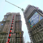 隨著時間的推進(jìn)，新業(yè)大塊藏硯的高度逐步提升，塔吊高聳入雲(yún)，新業(yè)職人團(tuán)隊持續(xù)的努力，期許能順利迎來交屋之期。