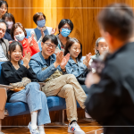 郭哥以自身的歷程故事，分享給新業(yè)住戶們，以風趣又知性的角度，暢談出道35載的舞臺經(jīng)驗與心情點滴。