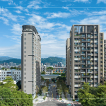 以城市再生計畫，賦予了這塊土地新生命，規(guī)劃20米寬的『樂業(yè)一路延伸育英路』，打破數(shù)十年來的封閉，將綠意和人文串起生活與自然的日常風(fēng)景。