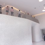 有「小型歌劇院」美譽(yù)的【觀峰】迎賓大廳，我們也曾在此舉辦音樂(lè)會(huì)，弦樂(lè)的感染力在這樣的空間更能充分發(fā)揮，3D環(huán)繞音效讓聽(tīng)眾回味再三！