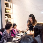 不同品種的乳酪，因?yàn)樗岫取①|(zhì)地差異，也很適合與紅酒、白酒、咖啡一同品嚐，可襯托乳酪獨(dú)特風(fēng)味，彼此在味蕾上取得平衡。