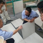 不論磁磚的用途是鋪地、上牆，或?qū)﹃柟饧帮L(fēng)雨首當其衝的建築外牆，所需要的吸水率、抗拉力、抗酸鹼性等層面都需要具備一定的能力，方可為居家安全帶來安心的作用。