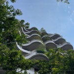 位於單元十二河岸，擁有曲線宜居陽臺與水岸環(huán)境地貌相結合，也因此獲得宜居建築設計獎的殊榮。