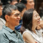 靜靜地聆聽講師的分享，秉持著將美感帶入校園的堅(jiān)持，賦予課本一個(gè)新角色與意義，希望藉由美感可以改變教育的未來。