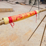 「金色鋼筋」除了視覺上的象徵性，也包含文化與信仰層面的寓意，希望這座建築能夠堅固耐久，帶來好運、財富與平安。