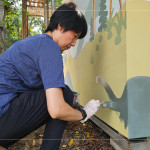 藝術(shù)家使用純天然的礦物水性塗料點(diǎn)染每個角落，貨櫃屋歷經(jīng)改造後，展現(xiàn)全新的風(fēng)貌。