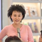 譚老師近距離與我們接觸，告訴我們?nèi)绾伪芏?、降低各種毒素的影響，也破解「大家都這麼說(shuō)但不見(jiàn)得正確」的流言，讓無(wú)毒的生活更精準(zhǔn)到位。