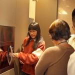 「嵌入式烤箱」正是我們烹調時的得力助手，時間及溫度的掌控，透過智慧化及自動化，不必在廚房忙得團團轉!