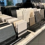 各式面板宛如藝術(shù)品般，直立排列，除了外觀的整體適配性，材質(zhì)是否不易沾附油汙、易於清理，新業(yè)職人所追求的餐廚美學(xué)。