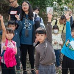 淨溪結束後，邀請小朋友分享此次淨溪心得，提問到「垃圾是誰製造出來的？」孩子們竟異口同聲地說『是我們亂丟的垃圾』。