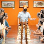 由太陽餅博物館 陳瑛宗執(zhí)行長，帶領住戶體驗這單純卻不簡單的經典糕餅-太陽餅。