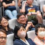 明華園巡演23個(gè)國家、65座國際城市，並深入非洲育幼院，與孩童交流互動，為戲曲注入新生命，無論是孩童還是長者都充滿好奇與讚歎，對臺灣的傳統(tǒng)文化深感敬佩。