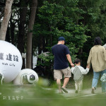 新業(yè)再度攜手 小蝸牛市集，集結(jié)來(lái)自各城市職人品牌，相聚於東光園道，在 春日裡共度一場(chǎng)愜意時(shí)光。