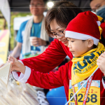 新業(yè)貼心的為上百位路跑住戶準備經(jīng)典可口的三明治、香蕉及飲品，為揮灑汗水與體力後的家人們補充能量，成為最可靠的後盾。