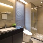 淋浴就像宣告一天的盡頭，雜亂的心情藉由洗滌梳理乾淨(jìng)；氤氳的霧氣也象徵煩惱煙消雲(yún)散，洗去所有煩擾，還自己一身潔淨(jìng)。