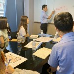 新業(yè)建設邱正光副總經(jīng)理完整講解公司的SOP，流程謹慎詳實與職人團隊的堅持。