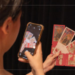 『百廟門企劃』第一件修復(fù)作品–臺南府城六合境馬公廟，為潘麗水大師在1970年所作，由新業(yè)設(shè)計(jì)成抽獎小卡，作為講座的亮點(diǎn)紀(jì)念。