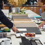 嚴(yán)選合宜的廚具板材，規(guī)劃合適、匹配的物件，擁有多變紋路及色澤，激發(fā)更多的想像空間。