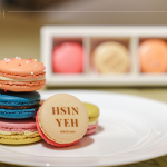 致上由法國甜點師傅經營品牌 ＃Habibi_macaron，研發(fā)出減糖20%，並結合臺灣在地特有食材，在這感恩季節(jié)，與新業(yè)家人分享。