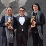 臺(tái)中市政府都市發(fā)展局局長(zhǎng)黃文彬（中）與新業(yè)建設(shè)董事長(zhǎng)卓勝?。ㄗ螅⒕友兴忠虽h建築師（右）一同合影留念，感謝政府對(duì)新業(yè)及居研所團(tuán)隊(duì)理念及成果的高度認(rèn)同，並以建築空間類大獎(jiǎng)(Architectural Space Award)傑出獎(jiǎng)(Outstanding Award)代表。