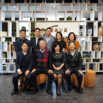 大雅廚具 楊素真董娘(右二) 特別現(xiàn)身並熱請款待與 新業(yè)建設(shè)創(chuàng)辦人 穆椿松先生 (左二)及部門主管一同合影。