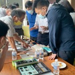 新業(yè)職人相信，廚具板材的細節(jié)也是決定最佳體驗的條件。在專業(yè)眼光的審視下，除了材質(zhì)優(yōu)劣判斷，更需要統(tǒng)整美感趨勢，平衡美觀與實用性。