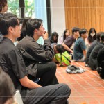 對(duì)建築的熱忱，化作連結(jié)將我們?nèi)ζ?，仔?xì)地聆聽(tīng)著蕭建築師的解說(shuō)，盼對(duì)未來(lái)的領(lǐng)域有一份助力。