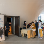 開場前，絡繹不絕的人潮漫漫湧入，一場臺南在地的奇妙旅程即將展開。