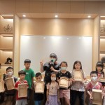 小朋友們完成了屬於自己獨一無二的彈珠臺，從敲敲打打中學(xué)習(xí)到做任何事都需要耐心等候與按部就班，就可以感受到只屬於自己的小榮譽。