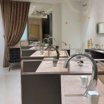 這趟『麗舍衛(wèi)浴選品』之行，新業(yè)職人的目光，除了著重於優(yōu)雅線條的高質(zhì)感，也貼近實(shí)際需求，更注重住戶的使用感受。