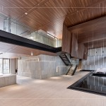 景匯大廳，疊砌幾何石牆，留下極致工藝，一隅築砌水境，浮生小憩，回歸簡(jiǎn)單美好，自在安好。