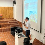 分享建築在立面設(shè)計(jì)與住宅空間平面的配置，透過(guò)實(shí)際、實(shí)務(wù)經(jīng)驗(yàn)，希望讓學(xué)子們更加了解建築的領(lǐng)域。