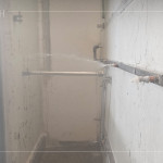 根據(jù)水密性測試規(guī)範(fàn)，選用螺旋式專用噴頭，以精確模擬雨水噴灑、滲透等情境。