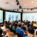 由『東華皮影劇團』營運總監(jiān)分享各國影偶的特色，不論是製作設計、雕刻技巧，或是操桿數(shù)量都大有不同，道出師傅們的匠心獨具。