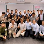 新業(yè)是全方位的建築團隊，橫跨土地開發(fā)、設計、營造施工、行銷及客戶服務，從建案準備到每次的家族活動，都不吝應用我們的所學，回饋給每一位信任我們的住戶。