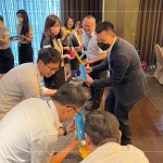 團隊合作需腦筋急轉(zhuǎn)彎，思考如何有效率的傳接球，再討論分工策略，從過程中調(diào)整方法，創(chuàng)造團隊佳績！