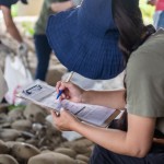 記下我們這一次的行動記錄表，經(jīng)由這一次的『綠色行動』，我們撿起了7.6公斤的可回收垃圾，與24.3公斤的不可回收垃圾。