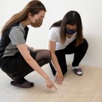 德國進口超耐磨木地板，可以降噪17db，安心的低甲醛更取得臺灣健康『綠建材標章』，是友善環(huán)境的綠色選材。(圖為自由居–實體空間)