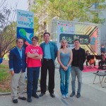 新業(yè)建設卓勝隆董事長(左一)與西班牙藝術家Nando (左二)、新業(yè)建設蕭智夫建築師(中間) 、保加利亞藝術家Liliya(右二)及東海建築系邱浩修系主任(右一)一同共襄盛舉。