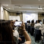 對(duì)於已配置的家電，客服人員悉心告知使用及維護(hù)的方式，希望在未來(lái)的日常使用可以安心且長(zhǎng)久。