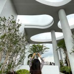 頂樓以天井設計，將綠意律動帶到天際，令人忍不住仰望。