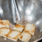 煎至表面呈金黃色的蘿蔔糕，外酥內(nèi)嫩的口感，為今年的過年增添另一份手感溫度。